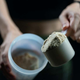 La cafeína como suplemento deportivo a menudo se presenta en forma de polvo.